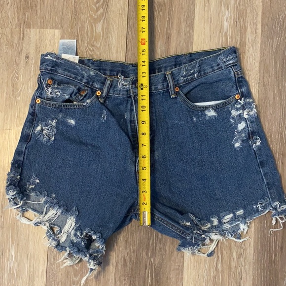 LEVIS vintage distressed short (too big for me) :( - Picture 11 of 14